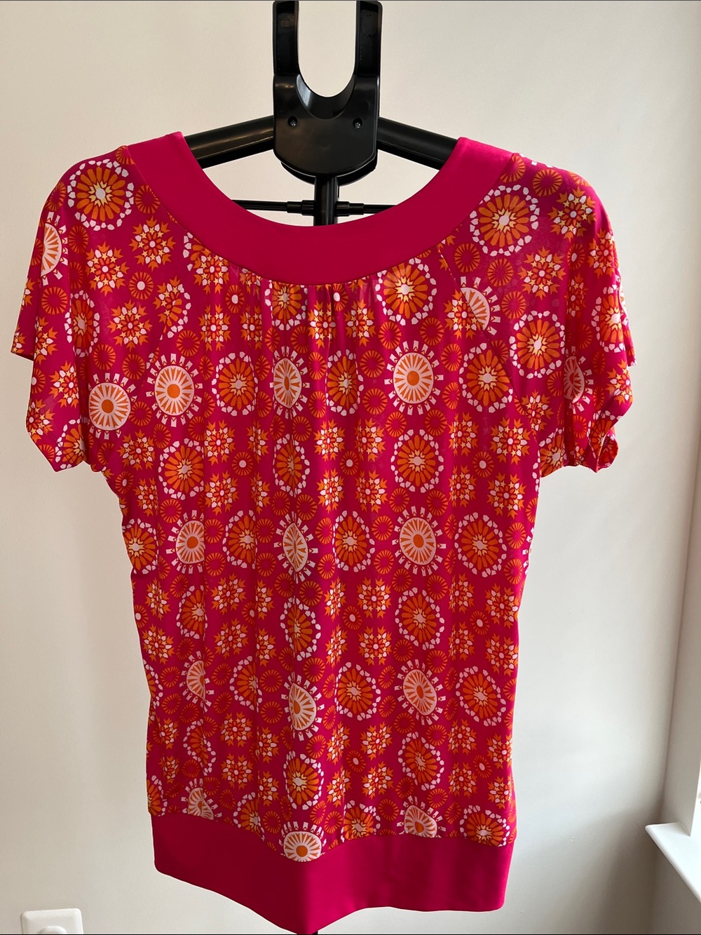 Jennifer Lauren Women's Pink Floral Scoop Neck Top